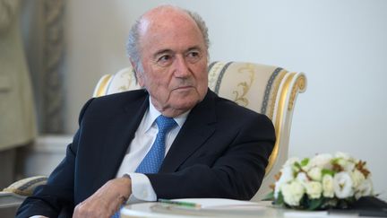 Le pr&eacute;sident d&eacute;missionnaire de la Fifa, Sepp Blatter, le 25 juillet 2015 &agrave;&nbsp;Saint-P&eacute;tersbourg&nbsp;(Russie). (SERGEY GUNEEV / RIA NOVOSTI / AFP)