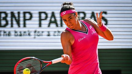 Caroline Garcia lors de son match du premier tour à Roland-Garros, le 29 mai 2023. (MATTHIEU MIRVILLE / AFP)