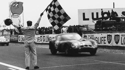 La Ferrari 250 de Bandini et Scarfiotti remporte Le Mans 1963 (AFP)