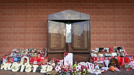 Mémorial du drame d'Hillsborough au stade d'Anfield (Liverpool), le 14 avril 2021. (PAUL ELLIS / AFP)