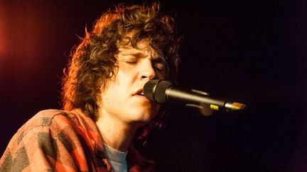 Tobias Jesso Jr le 6 mai 2015 sur scène à Londres.
 (LNP/REX Shutterstock/SIPA)