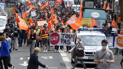 Manifestation du personnel hospitalier, le 8 juin 2021, à Nancy (Meurthe-et-Moselle). (JEAN-CHRISTOPHE VERHAEGEN / AFP)