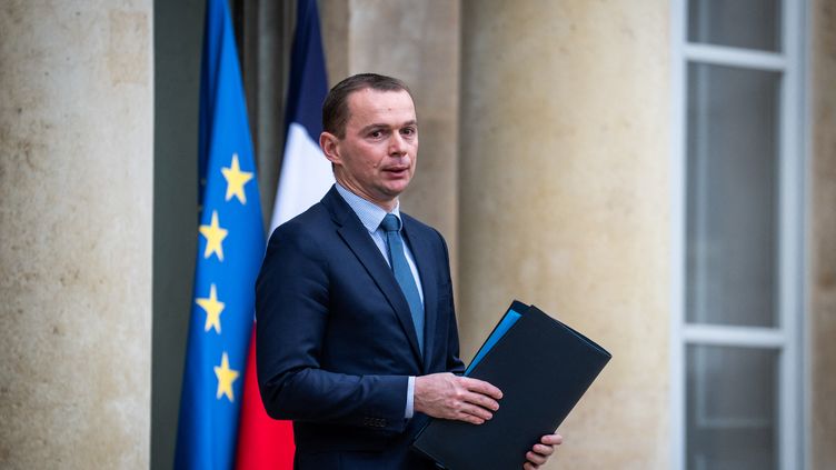 The Minister of Labor, Olivier Dussopt, on the steps of the Elysée, in December 2022. (XOSE BOUZAS / HANS LUCAS)