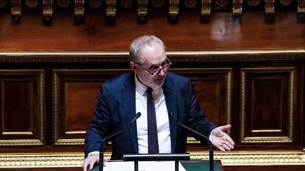 Les membres du parti Horizons ont décidé, samedi 18 novembre, de suspendre le sénateur de Loire-Atlantique Joël Guerriau, soupçonné d’avoir drogué la députée Sandrine Josso (MoDem). Mis en examen, il risque jusqu’à cinq ans d’emprisonnement. (franceinfo)