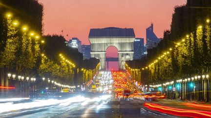 L'avenue des Champs-Elysées à Paris, le 18 septembre 2021. (GARDEL BERTRAND / HEMIS.FR / AFP)