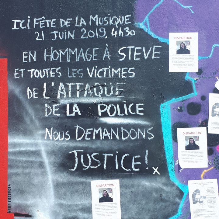 Un tag sur le lieu de la disparition de Steve.&nbsp; (BENJAMIN MATHIEU / RADIO FRANCE)