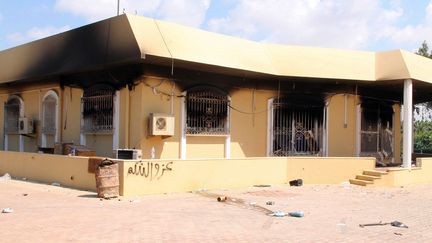 Un b&acirc;timent d&eacute;vast&eacute; &agrave; l'int&eacute;rieur du consulat am&eacute;ricain de Benghazi (Libye), le 12 septembre 2012. (AFP)