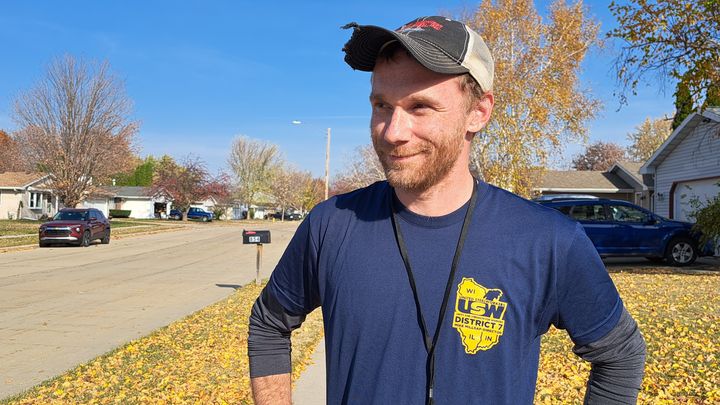 Cette militante de Kamala Harris est membre du syndicat United Steel Walkers, impliqué dans la campagne présidentielle depuis plusieurs mois. (BENJAMIN ILLY / FRANCEINFO / RADIO FRANCE)