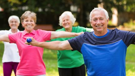 Aujourd’hui, les Françaises vivent 64,9 ans sans incapacité, contre 62,6 ans pour les Français