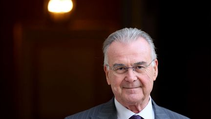 Le chef de l’Union nationale des professions libérales (UNAPL) Michel Picon arrive pour assister à la présentation sur la planification écologique aux membres du Conseil national de la refondation (CNR), à l’Hôtel de Matignon à Paris, le 19 septembre 2023. (EMMANUEL DUNAND / AFP)