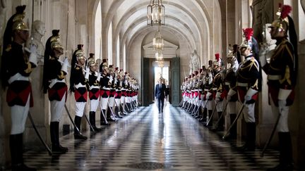 Le président de la République, Emmanuel Macron, arrive&nbsp;au château&nbsp;de Versailles pour s'exprimer devant le Congrès, le 3 juillet 2017. (ETIENNE LAURENT / AFP)