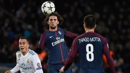 Le joueur du PSG Adrien Rabiot face au Real Madrid, en Ligue des champions, le 6 mars 2018. (CHRISTOPHE SIMON / AFP)