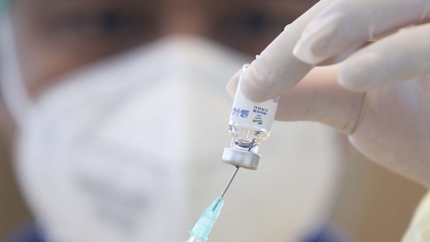 Covid-19 : sans vaccination, les soignants seront privés de travail