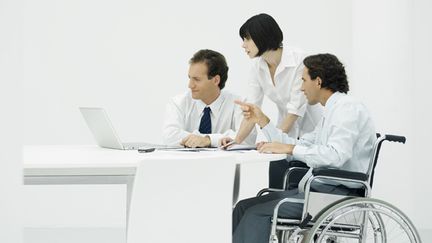 &nbsp; (Trouver un emploi lorsqu'on est une personne en situation de handicap © Maxppp)