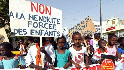 Manifestation contre la traite des enfants à Dakar, le 3 mars 2015. (Photo AFP/Moussa Sow)