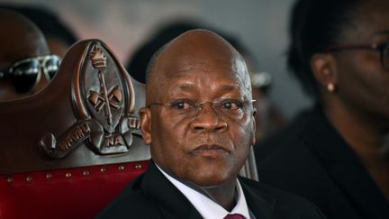 Le président tanzanien John Magufuli assiste aux obsèques de l'ancien chef d'Etat&nbsp;Benjamin Mkapa, le 29 juillet 2020, à Lupaso,&nbsp;dans le&nbsp;sud de la Tanzanie.&nbsp; (STR / AFP)