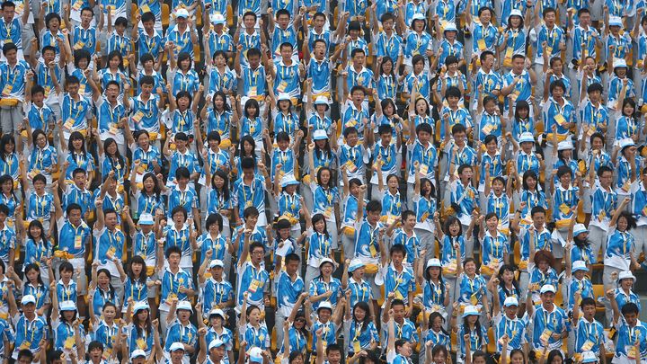 Les volontaires des Jeux de Pékin lors d'un entraînement de tir à l'arc, le 6 août 2008. (MICHAEL STEELE / GETTY IMAGES ASIAPAC)