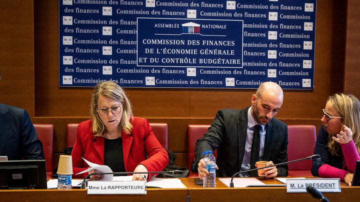 La commission d’enquête relative aux révélations des Uber Files, avec Danielle Simonnet (FLI) et Benjamin Haddad (Renaissance), le 2 mars 2023. (AMAURY CORNU / HANS LUCAS)