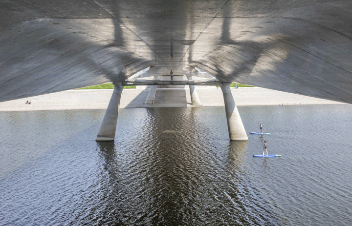 Les berges de la ville de Nimègue sont transfigurées. (GEO)