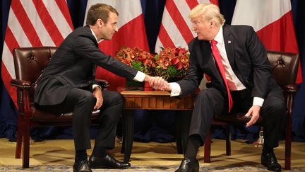 Le président de la République, Emmanuel Macron, avec le président américain Donald Trump, le 18 septembre 2017 à New York (Etats-Unis).&nbsp; (LUDOVIC MARIN / AFP)