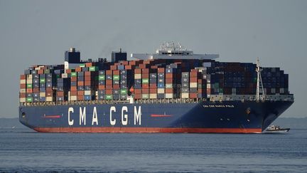 Un porte-container de la CGA-CGM à New-York (États-Unis). (TIMOTHY A. CLARY / AFP)