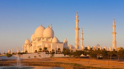 &nbsp; (Mosquée à Abu Dhabi © Fotolia)