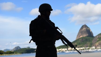 L'armée assure la sécurité à Rio depuis février dernier.&nbsp; (FABIO TEIXEIRA / NURPHOTO)