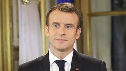 "Gilets jaunes" : Macron lâche du lest en vue des réformes à venir