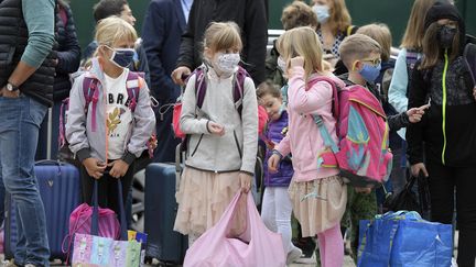 Le port du masque est redevenu obligatoire à l'école. (FREDERICK FLORIN / AFP)