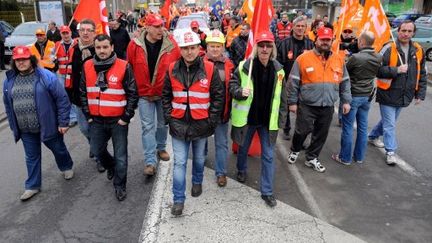 Les salariés d'ArcelorMittal manifestent à Florange, le 29 février 2012. (AFP - Jean-Christophe Verhaegen)