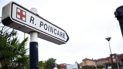 La patiente avait&nbsp;été admise à l'hôpital Raymond Poincaré au début du mois de décembre. (STEPHANE DE SAKUTIN / AFP)