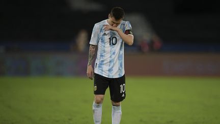 Lionel Messi, lors de son premier match de la Copa América face au Chili, le 14 juin 2021. (CARL DE SOUZA / AFP)