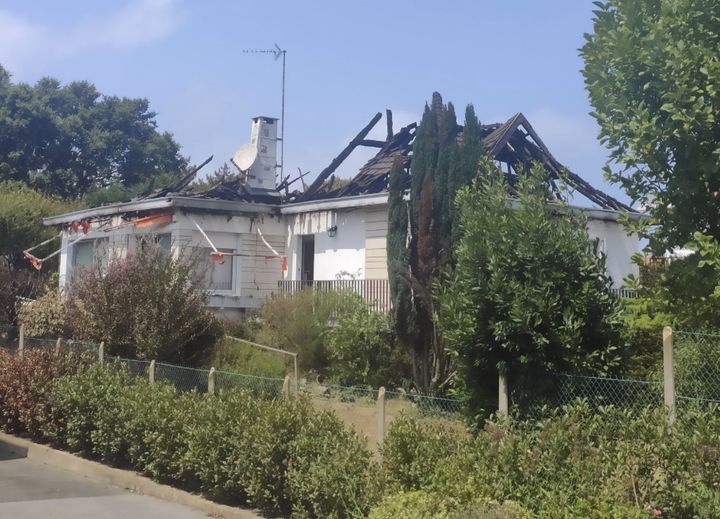 La maison d'en face a été en partie détruite par l'incendie. (Leonardo Iglesias)