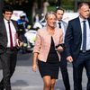 La Première ministre Elisabeth Borne avec le secrétaire général à la planification écologique, Antoine Pellion (à gauche), lors du conseil de lancement de la démarche, le 21 octobre 2022. (XOSE BOUZAS / HANS LUCAS / AFP)