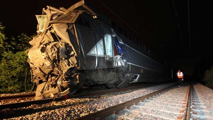  (Le TER avait percuté le TGV par l'arrière, à Denguin, près de Pau en juillet 2014 © maxppp)