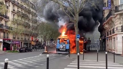 Paris : après des incendies spectaculaires de bus électriques, la RATP retire 149 véhicules de la circulation