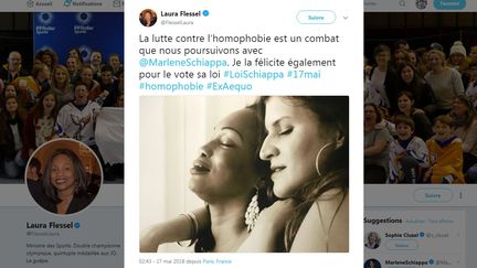 La photo de Laura Flessel et Marlène Schiappa prise par Olivier Ciappa, et partie prenante de l'exposition itinérante "Les Couples de la République". (LAURA FLESSEL / TWITTER)