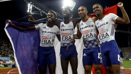 Méba-Mickaël Zeze, Ryan Zeze, Jimmy Vicaut et Pablo Mateo (de gauche à droite) ont remporté l'argent en finale du relais 4x100 m, à Munich, le 21 août 2022. (MAXPPP)