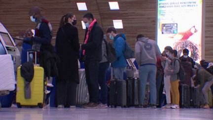 Fermeture des frontières : tests et attestations obligatoires dans les aéroports