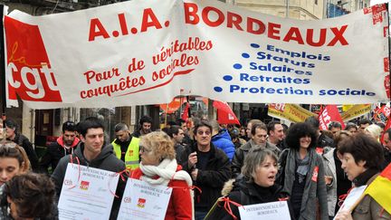 Journ&eacute;e de gr&egrave;ve de la fonction publique &agrave; l'appel de la CGT, de la FSU et de Solidaires, le 31 janvier 2013 &agrave; Bordeaux (Gironde). (PIERRE ANDRIEU / AFP)