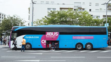 Un autocar Ouibus en gare de Paris-Bercy, en mai 2017. (HANS LUCAS / AFP)