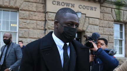 Le footballeur français Benjamin Mendy auprès une audience à la Crown Court de Chester (Royaume-Uni), le 2 février 2022.&nbsp; (LINDSEY PARNABY / AFP)