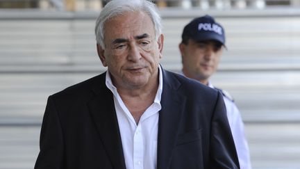 Dominique Strauss-Kahn arrive &agrave; l'a&eacute;roport de Paris-Orly, le 28 septembre 2011. (GONZALO FUENTES / REUTERS)