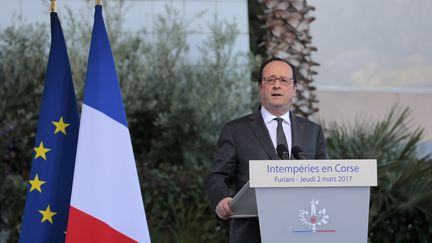 Hollande à Fillon: "il ne peut pas y avoir de manifestation" qui "mette en cause" la justice