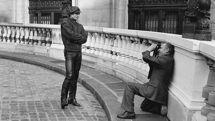 Rudolf Noureev et Robert Doisneau, le 1er janvier 1983 à Paris. (PETER TURNLEY / CORBIS / VCG VIA GETTY IMAGES)