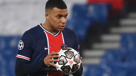 Kylian Mbappé et ses coéquipiers connaissent leur adversaire pour les quarts de finale (FRANCK FIFE / AFP)