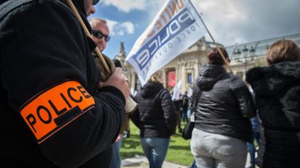 Manifestation de policiers à l'appel du syndicat Unité-SGP Police FO le 7 avril 2016. (NICOLAS KOVARIK / MAXPPP)