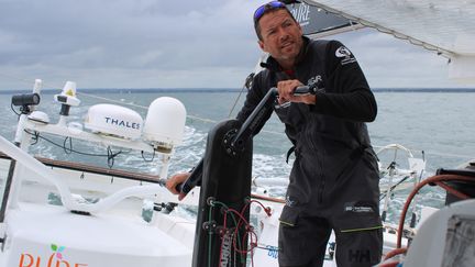 Le skippeur français Romain Attanasio