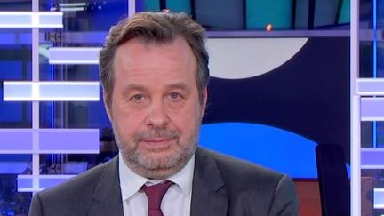 Le JT du 23h du vendredi 3 février 2023 présenté par Patrice Romedenne sur franceinfo est consultable en ligne en replay pour voir et revoir ce journal télévisé qui décrypte l'actualité. Retrouvez les dernières infos de la semaine, les grands reportages, les interviews et les explications de la rédaction sur toute l’actualité nationale et internationale. (FRANCEINFO)