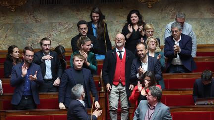 Une partie des députés de la France Insoumise, du groupe Nupes, lors d'une séance de questions au gouvernement à l'Assemblée nationale (Paris), le 9 mai 2023. (LE PARISIEN / ARNAUD JOURNOIS / MAXPPP)